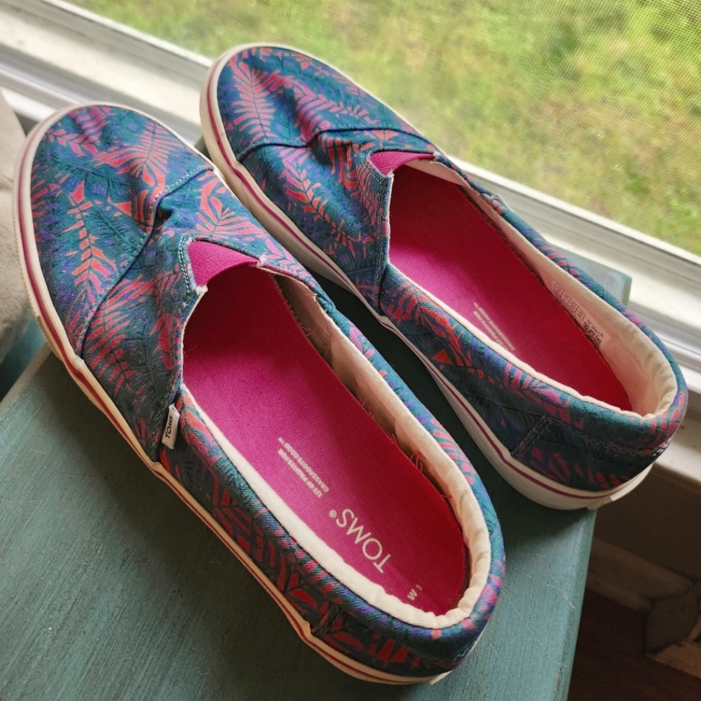 Tom's Size 9